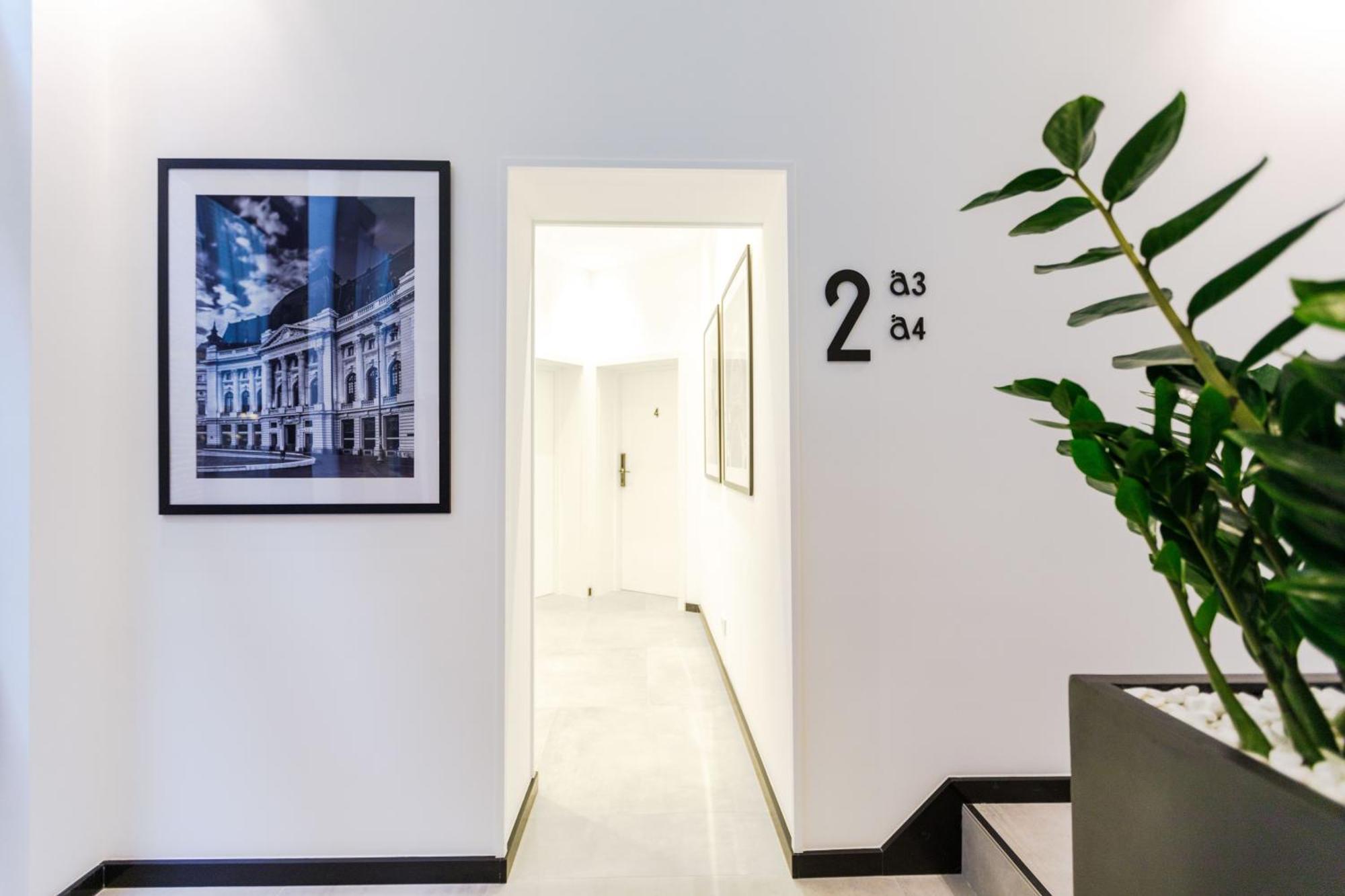 Old Town Snail Design Apartments Букурещ Екстериор снимка